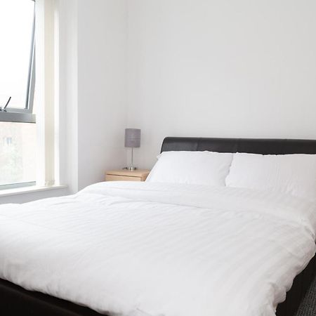 Serviced Apartment In Liverpool City Centre - Free Parking - Balcony - By Happy Days Eksteriør bilde