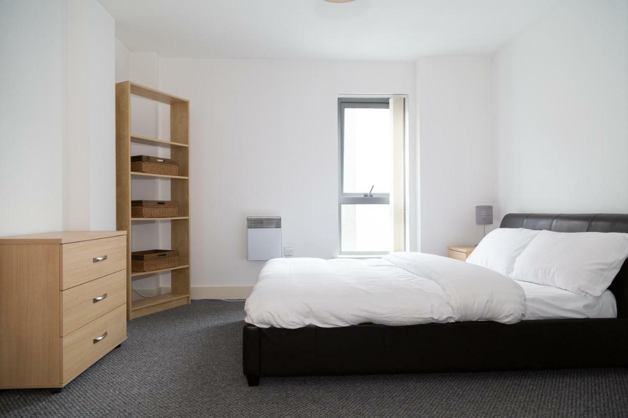 Serviced Apartment In Liverpool City Centre - Free Parking - Balcony - By Happy Days Eksteriør bilde