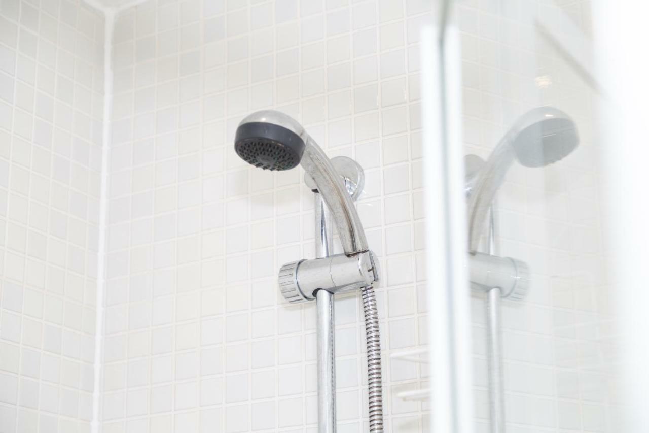 Serviced Apartment In Liverpool City Centre - Free Parking - Balcony - By Happy Days Eksteriør bilde
